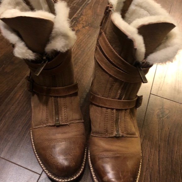 New Lamb fur soft leather above ankle warm boots. - Picture 5 of 5